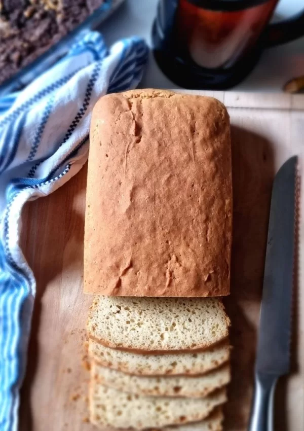 Easy Homemade Gluten Free Bread (Perfect for Sandwiches!)