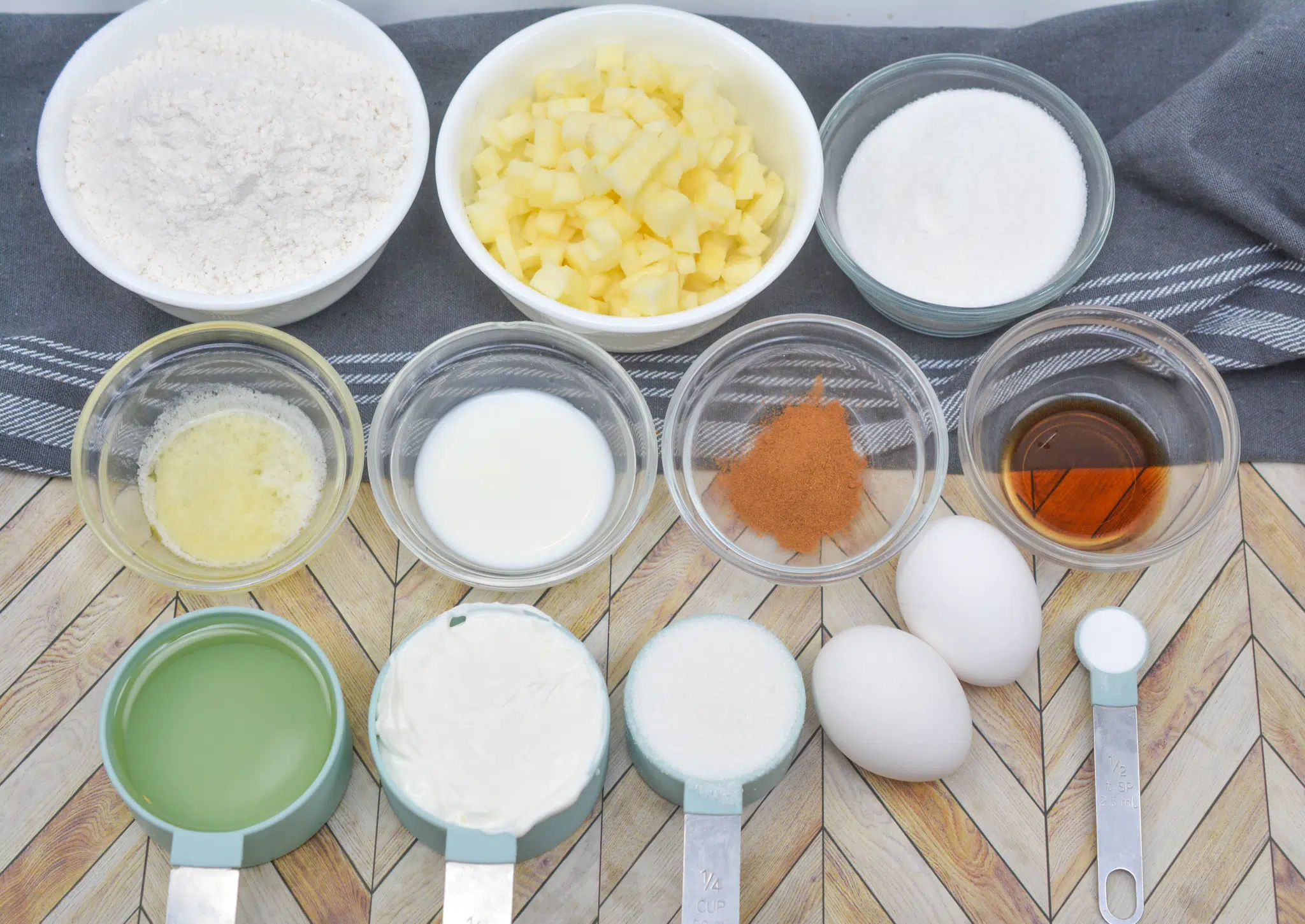 Cinnamon Apple Cake Recipe