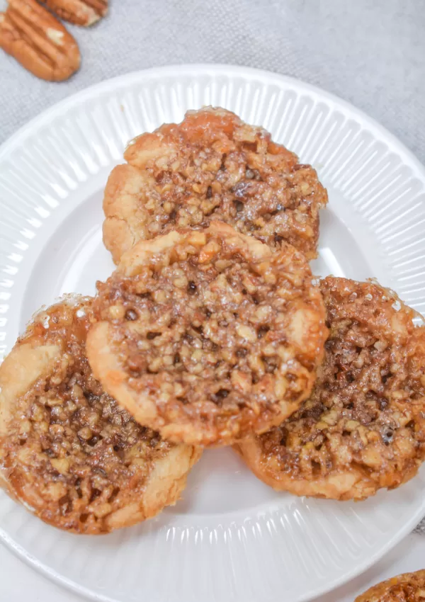 Delicious Mini Pecan Pies – A Sweet Bite of Heaven