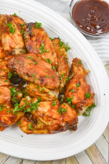 Crockpot BBQ Chicken Wings (3 Ingredients)