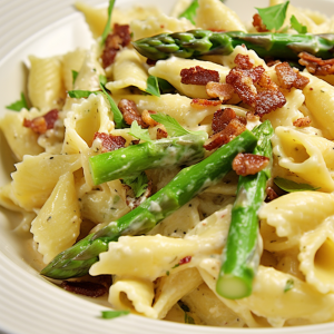 Creamy Pasta with Asparagus & Bacon