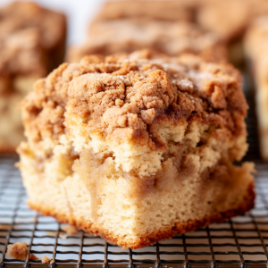 Apple Crumble Coffee Cake