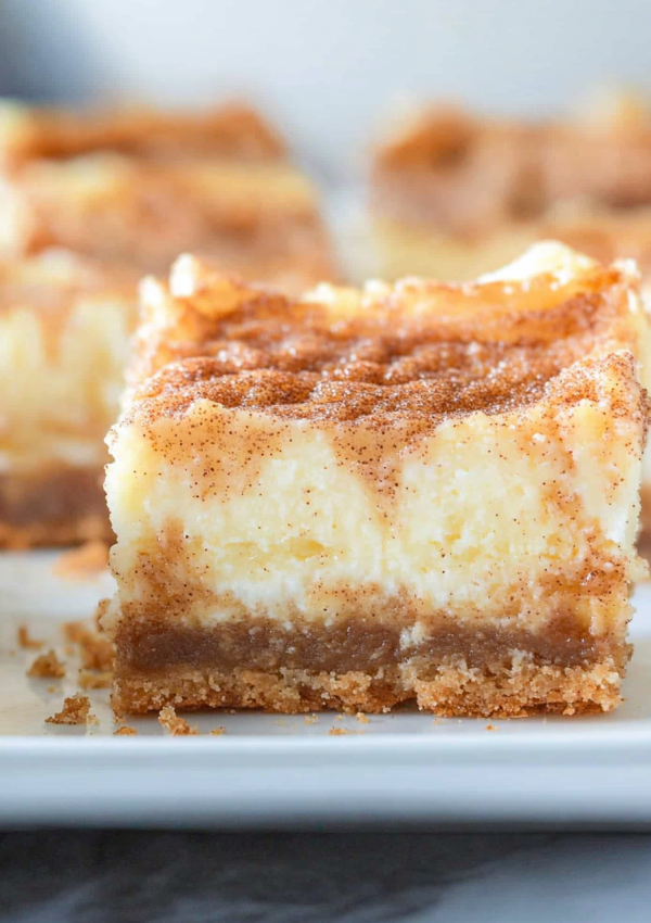 Classic Cinnamon Roll Cheesecake Bars