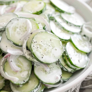 Easy Creamy Cucumber Salad Recipe