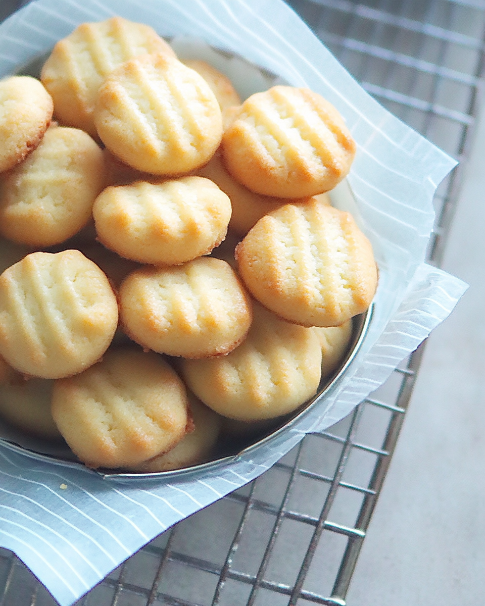 Mini Butter Cookies Recipe (3-Ingredients)