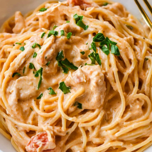 Slow Cooker Creamy Chicken Spaghetti Recipe